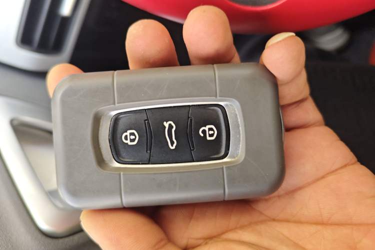 Used Geely Galaxy Panda 2023 Panda Mini 120km Super Cute Bear Vehicle Key