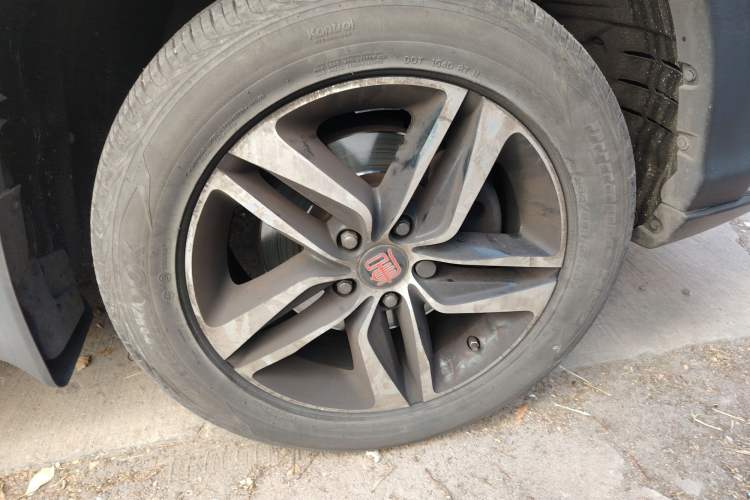 Used BYD Tang New Energy 2015 2.0T Four-Wheel-Drive Flagship Model
