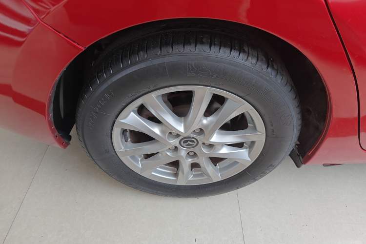 Used Mazda Mazda 3 Axela 2016 Sedan 1.5L Automatic Luxury Model
