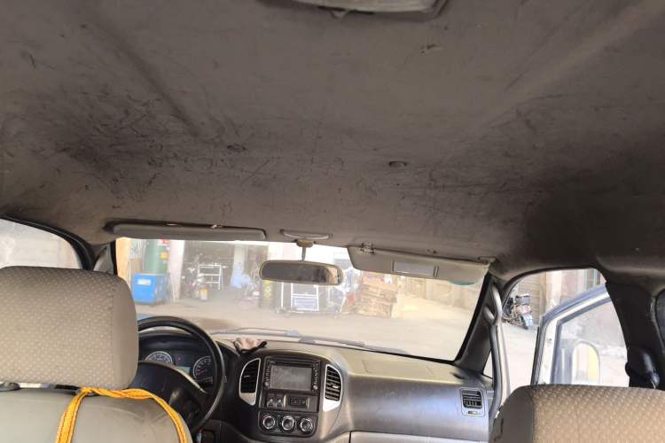 Used FORTHING Lingzhi 2014 V3 1.5L 7-Seater Comfort Model Headliner