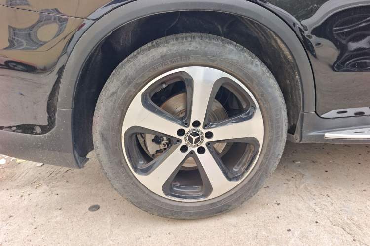 Used Mercedes-Benz GLC 2018 Facelift GLC 260 4MATIC Luxury Edition Right Rear Wheel Hub