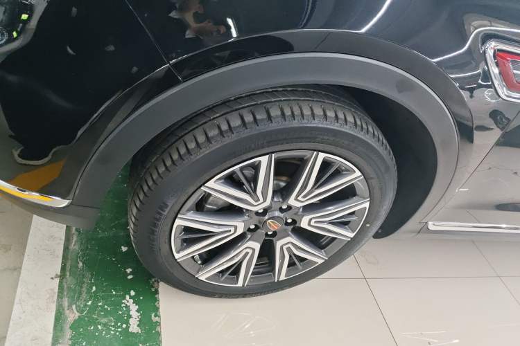 Used Hongqi HS5 2022 Facelifted Version 2.0T Smart Connect Flagship All-Wheel-Drive Edition
