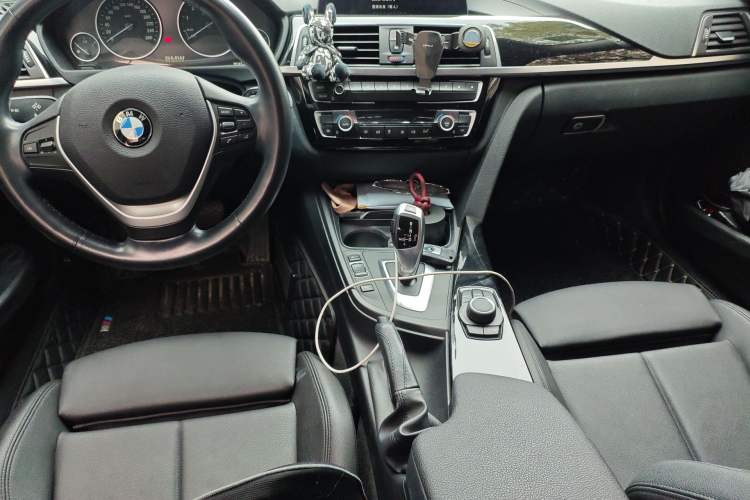 Used BMW 3 Series 2018 320Li Fashion Model Center Console