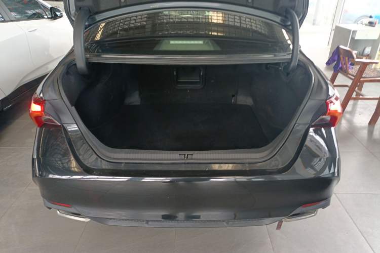 Used Toyota Avalon 2019 2.0L Ambition Edition China VI