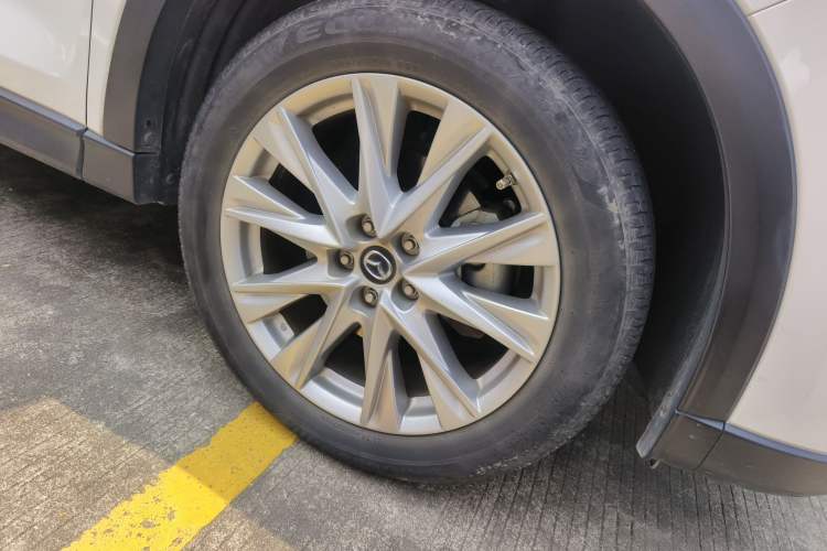 Used Mazda CX-8 2019 2.5L Two-Wheel Drive Prestige Version Right Front Wheel Hub