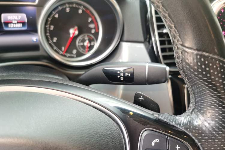 Used Mercedes-Benz GLE Coupe 2017 GLE 400 4MATIC Coupe SUV Gear Lever