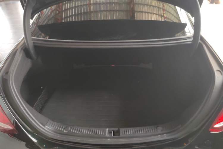 Used Mercedes-Benz E-Class 2018 Facelift E 200 L Trunk