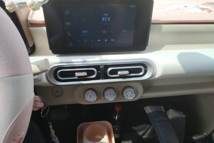 Used Wuling Hongguang MINIEV 2024 3rd Generation 215km Advanced Version Audio And AC Panel