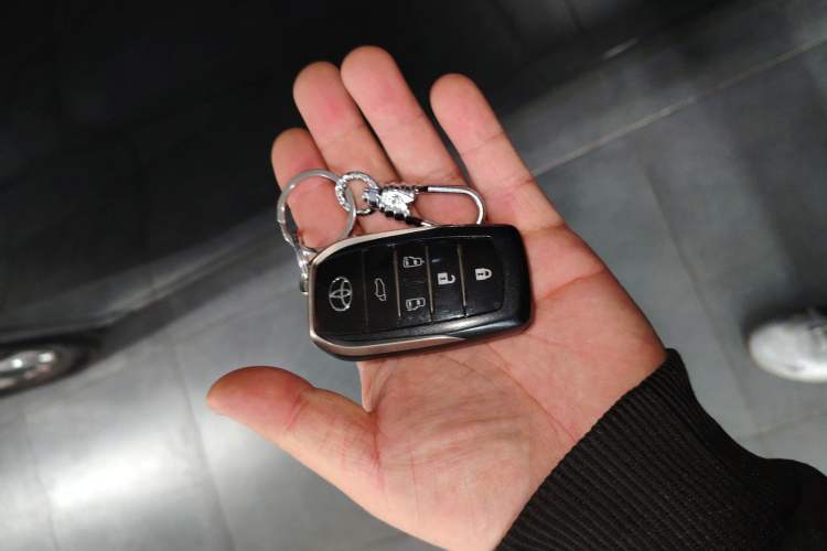 Used Toyota Vellfire 2020 Dual-Engine 2.5L HV Prestige Edition Vehicle Key