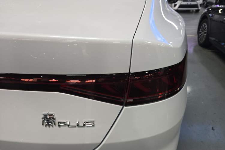 Used BYD Qin PLUS 2024 HONOR Edition DM-i 55KM Leading Model