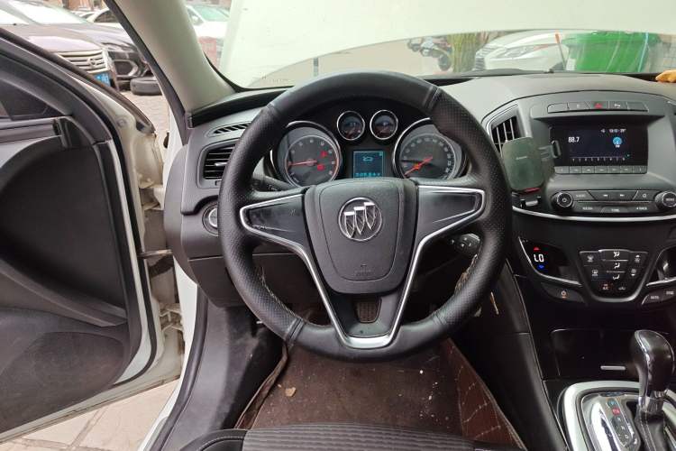 Used Buick Regal 2015 1.6T Leading Technology Model Steering Wheel