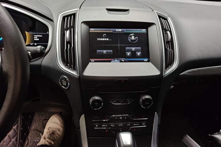 Used Ford Edge 2015 2.0T GTDi Two-Wheel-Drive High-Line Version
