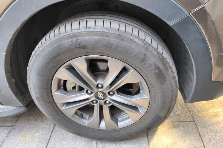 Used Hyundai Santa Fe 2013 2.4L Automatic Two-Wheel Drive Smart Version
