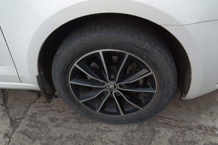 Used Skoda Octavia 2017 1.6L Automatic Smart Drive Edition
