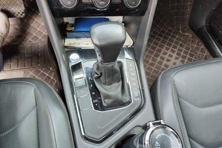 Used Volkswagen Tiguan L 2019 Revised 330TSI Automatic Two-Wheel Drive Smart & Luxury Edition China VI Standard