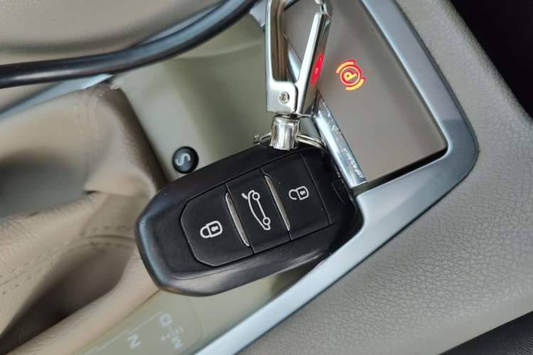 Used DS 5LS 2014 1.6T Luxury Edition THP160
