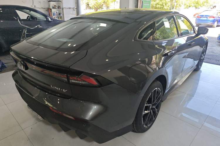 Used CHANGAN UNI-V iDD 2024 Blue Whale Smart Electric iDD 136km Luxury Model
