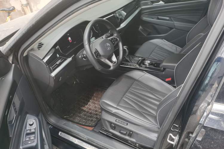 Used Volkswagen Passat New Energy 2022 430 PHEV Hybrid Luxury Edition Driver Seat