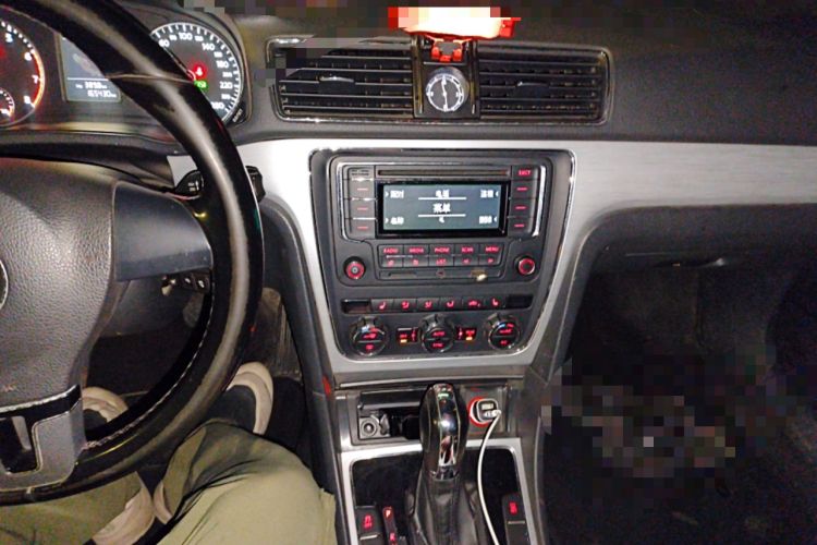 Used Volkswagen Passat 2013 1.4 TSI DSG Prestige Edition Audio And AC Panel