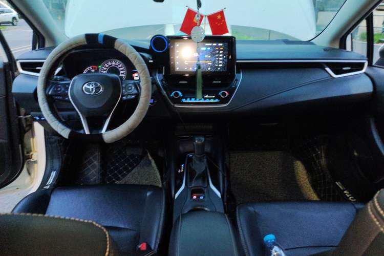 Used Toyota Corolla 2021 1.2T S-CVT Luxury Edition Center Console