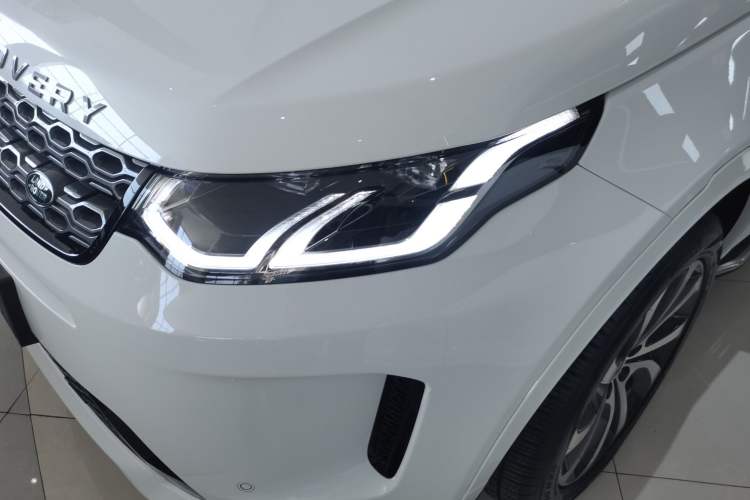 Used Land Rover Discovery Sport 2022 Revised Version 249 PS R-Dynamic S Performance Edition 5 Seats Left Front Headlight