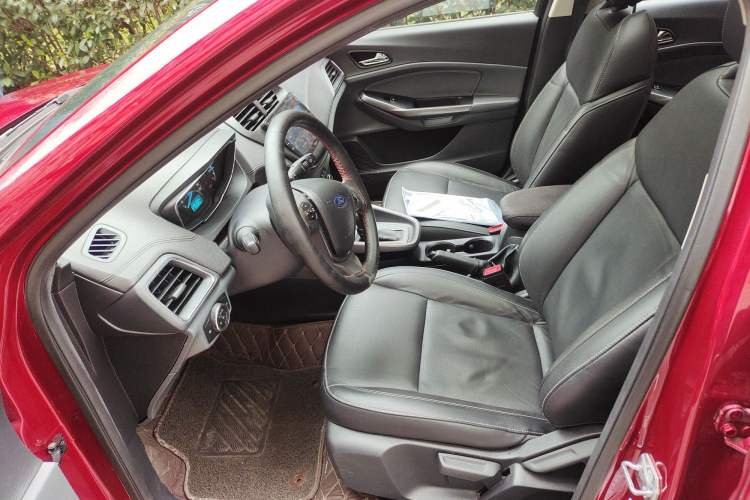 Used Ford Escort 2015 1.5L Automatic Fashion Model
