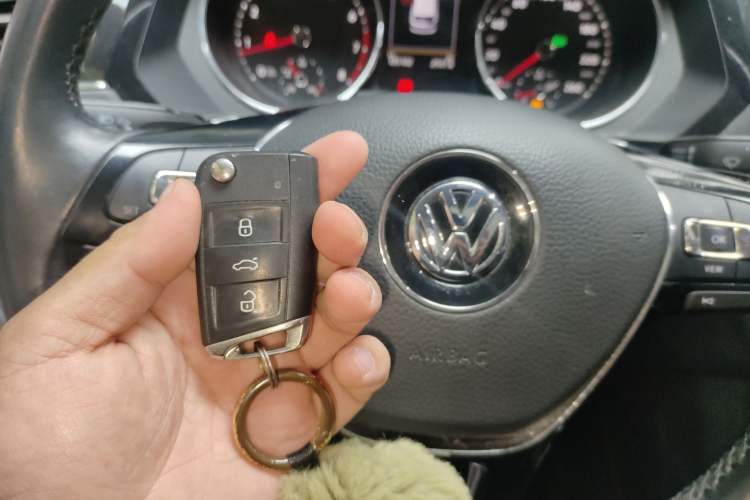 Used Volkswagen Tiguan L 2019 330TSI Automatic Two-Wheel Drive Panoramic Comfort Edition China V Standard