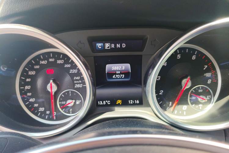 Used Mercedes-Benz SLC 2018 SLC 260 Zhu Yan Special Edition Odometer Close Up