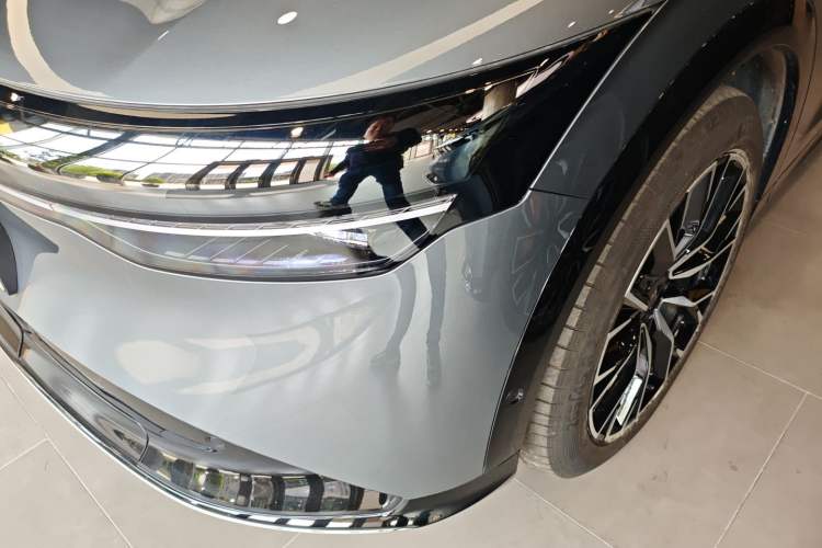 Used Zeekr 7X 2025 100 kWh Long-Range Rear-Wheel Drive with Intelligent Driving Features Left Front Headlight