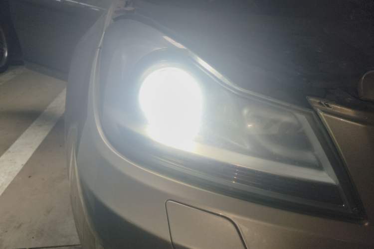 Used Mercedes-Benz C-Class 2011 C 200 CGI Fashion Model Right Front Headlight