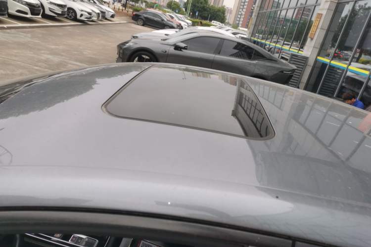 Used Roewe i6 MAX 2020 300TGI Automatic Sporty Cool Edition Roof