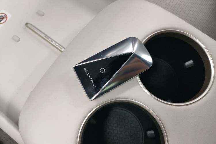 Used Avatr 06 2025 Pro Range-Extended Edition
