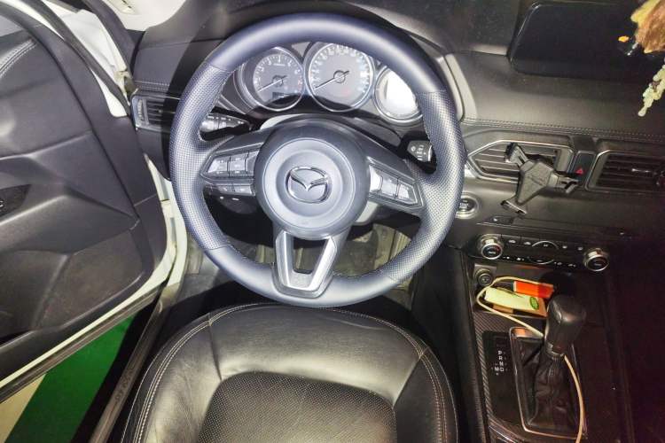 Used Mazda CX-5 2017 2.0L Automatic 2WD Smart Enjoyment Version China VI Standard Steering Wheel