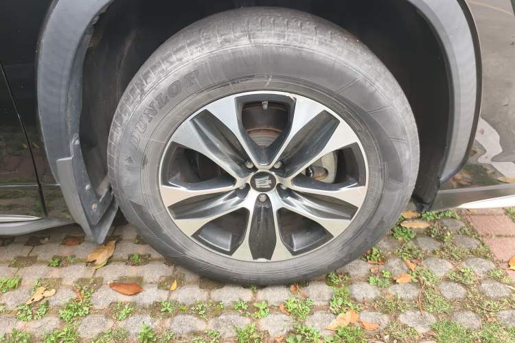 Used Toyota Crown Kluger 2021 2.5L HEV Two-Wheel Drive Elite Edition Right Front Wheel Hub