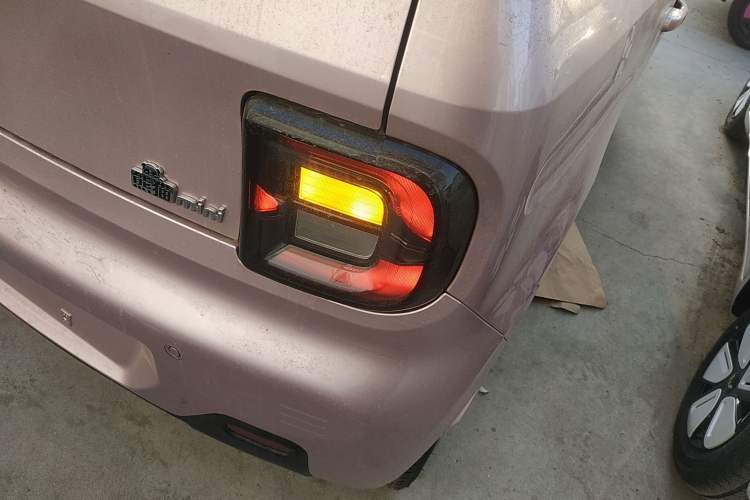Used Geely Galaxy Panda 2024 Panda Mini 200km Endurance Bear Right Rear Taillight