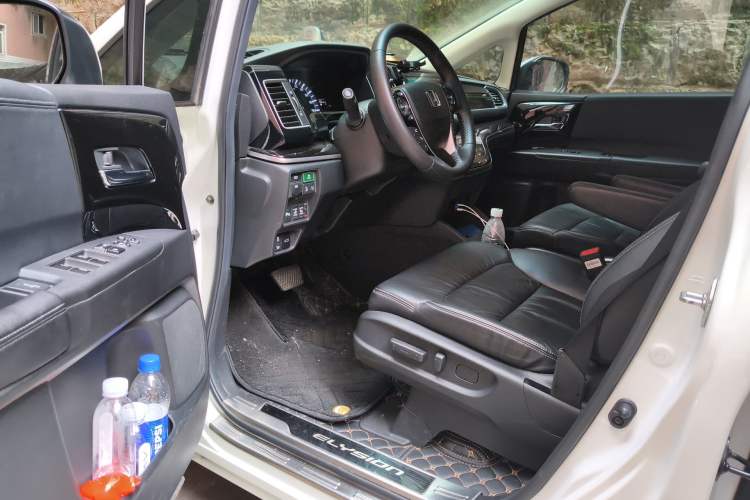 Used Honda Elysion 2019 2.0L Hybrid Luxury Edition
