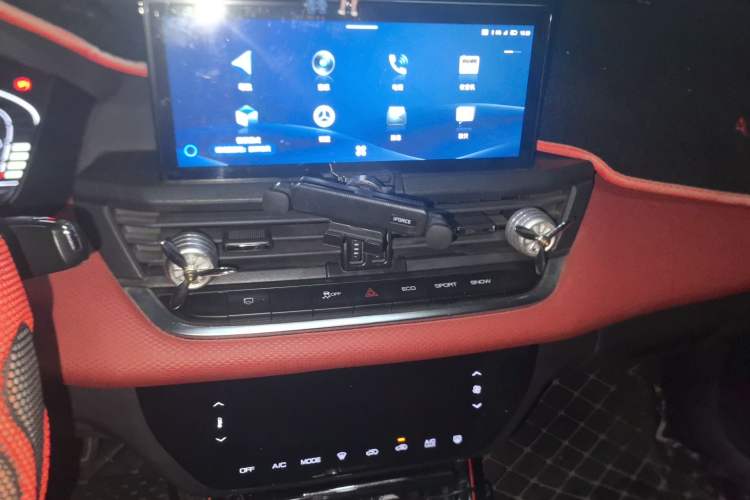 Used Dongfeng Aeolus Yixuan 2021 230T Automatic Zuiying Knight Edition Audio And AC Panel