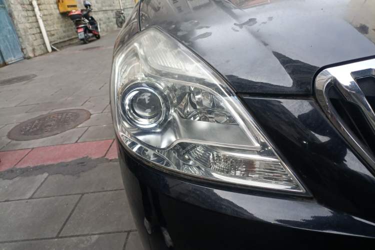 Used Buick Excelle 2013 1.5L Automatic Classic Model Right Front Headlight