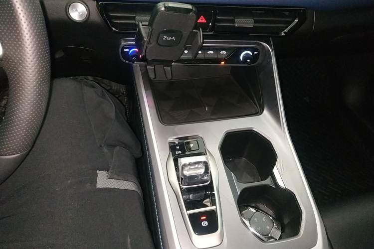 Used GAC Trumpchi GS3 2023 Shadow Speed 270T Enjoyment Edition Gear Lever