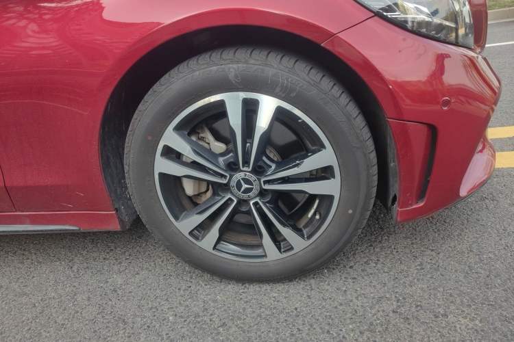 Used Mercedes-Benz C-Class 2019 C 260 Sport Edition Right Front Wheel Hub