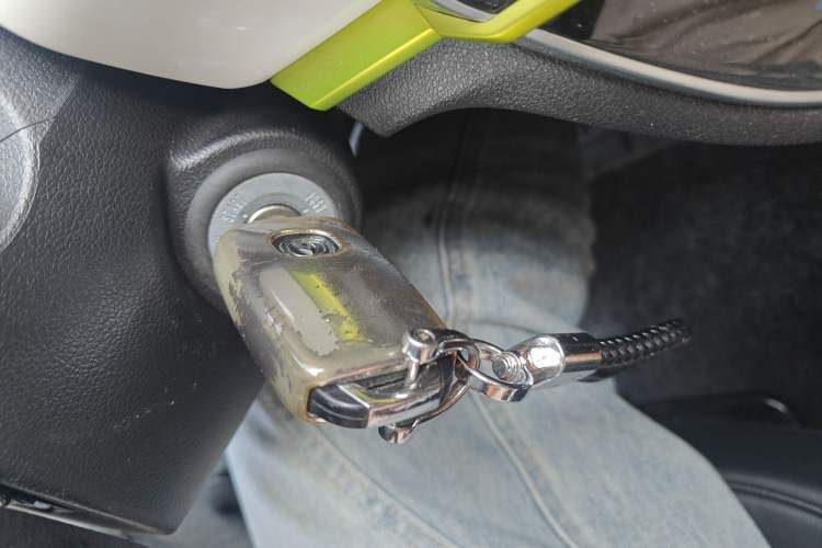 Used CHANGAN Benni E-Star 2022 Charming Edition Colorful Model Lithium-Ion Battery
