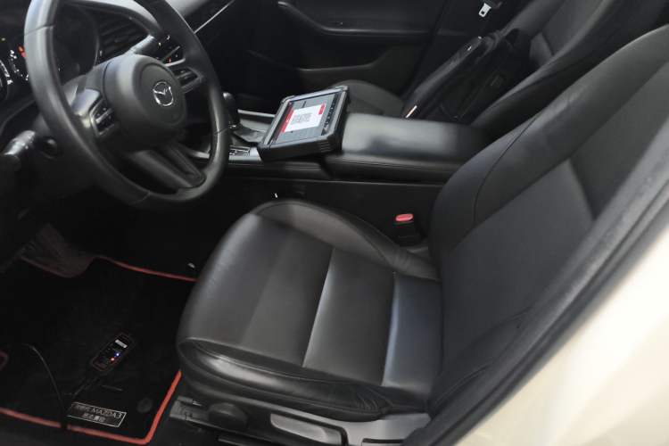 Used Mazda 3 Axela 2020 1.5L Automatic Luxury Version Left Front Seat