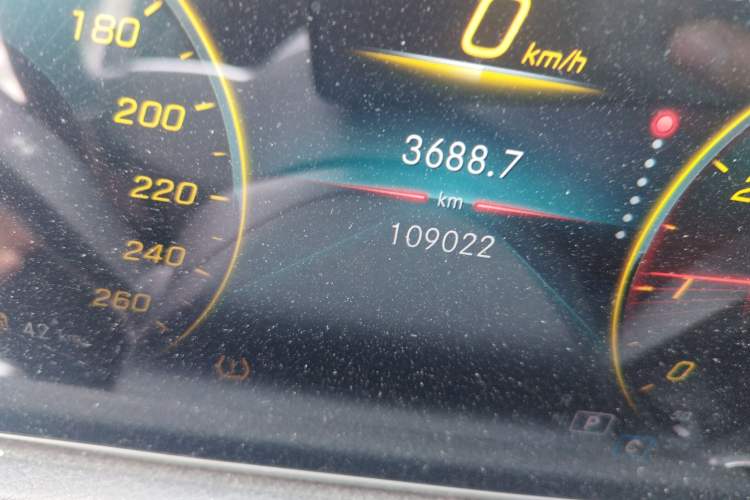 Used Mercedes-Benz GLB 2020 GLB 180 Dynamic Edition Odometer Close Up