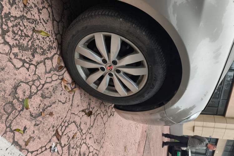 Used Roewe 350 2015 1.5L Manual Luxury Sunroof Edition
