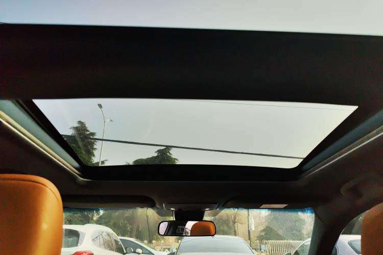 Used Toyota Avalon 2019 2.5L Touring Premium Version China VI Standard
