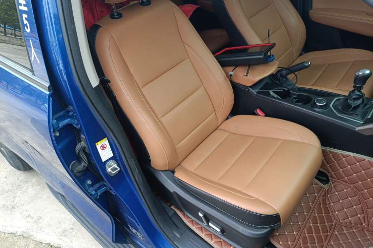 Used Great Wall Poer 2021 2.0T Commercial Version Manual Diesel 4x4 Navigation Type Long Bed GW4D20M
