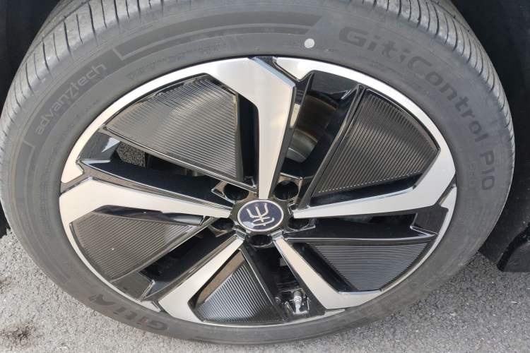 Used BYD Song L EV 2025 Intelligent Driving Version 662 km LiDAR Excellence Edition