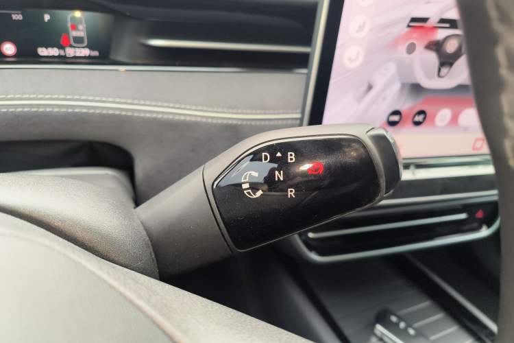 Used Volkswagen ID.7 VIZZION 2024 First Edition Gear Lever