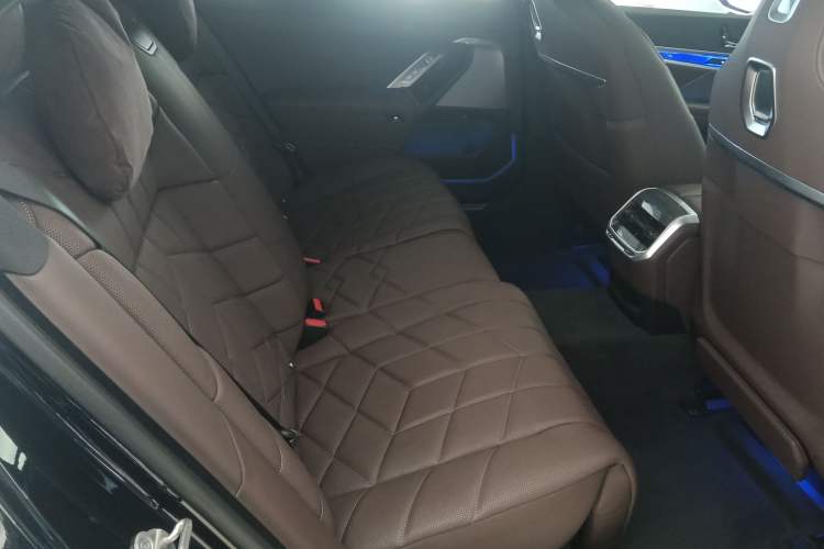 Used BMW 7 Series 2023 740Li Luxury Edition with Premium Package Left Rear Seat