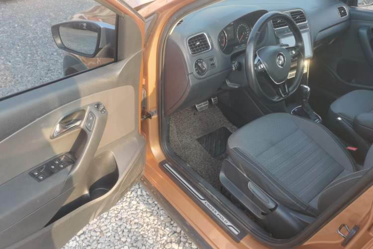 Used Volkswagen Polo 2014 1.6L Cross Polo Automatic